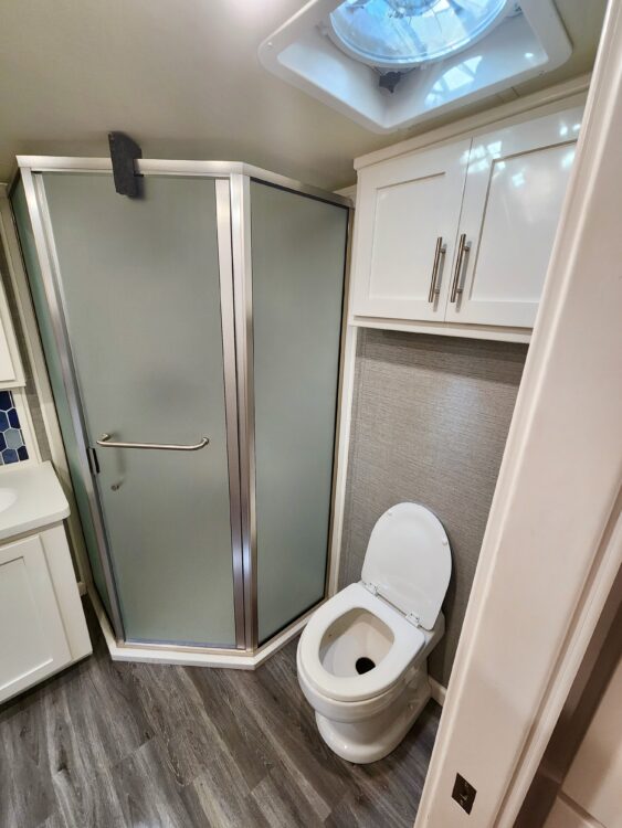 2023 Majestic Final Photos 18 - Bathroom - Toilet & Shower 